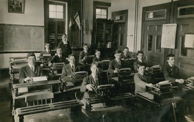 Typeles. Ansichtkaart verzonden in 1913 door French Photographer